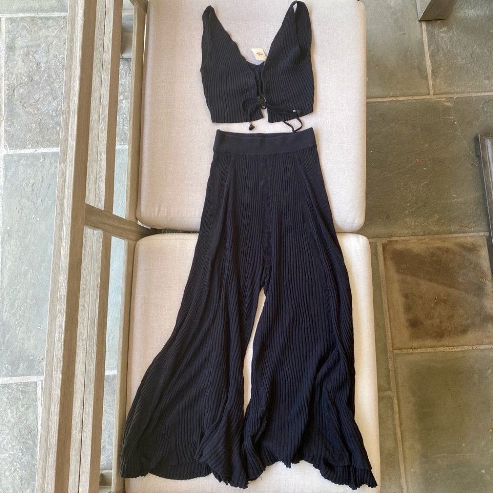 New Free People Intimately 2 piece knit set - Picture 4 of 9